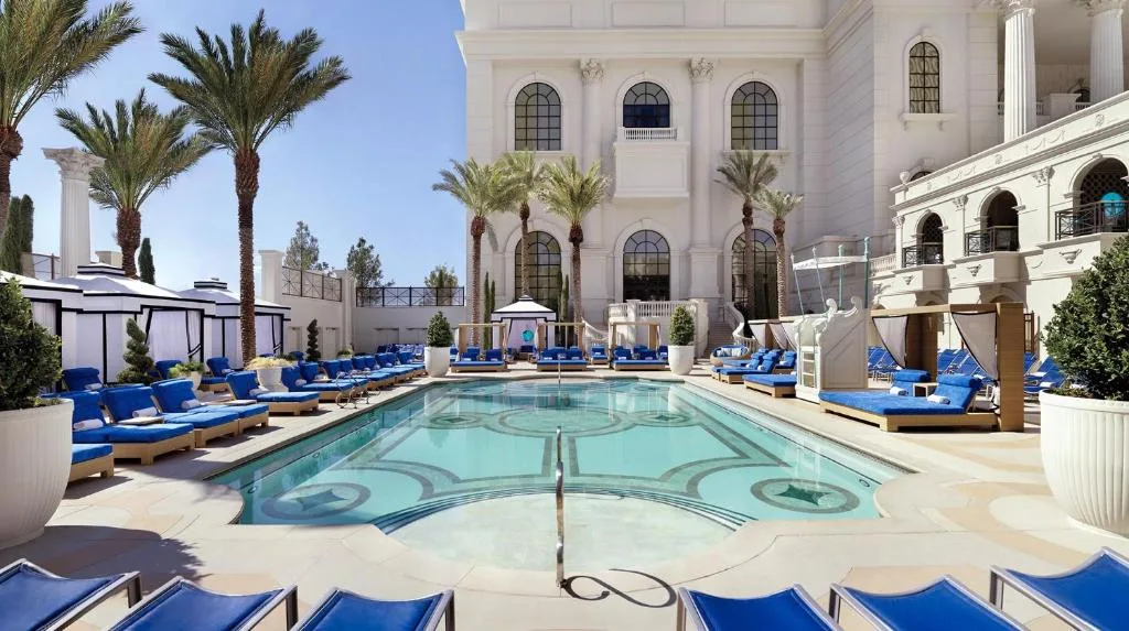 Caesars Palace: another view