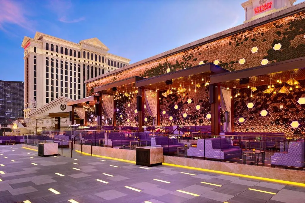 Caesars Palace: another view