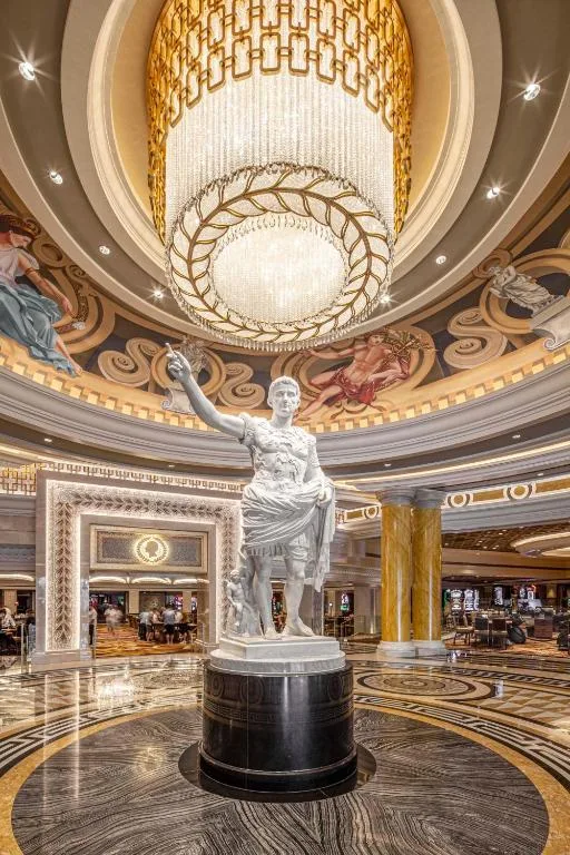 Caesars Palace: another view