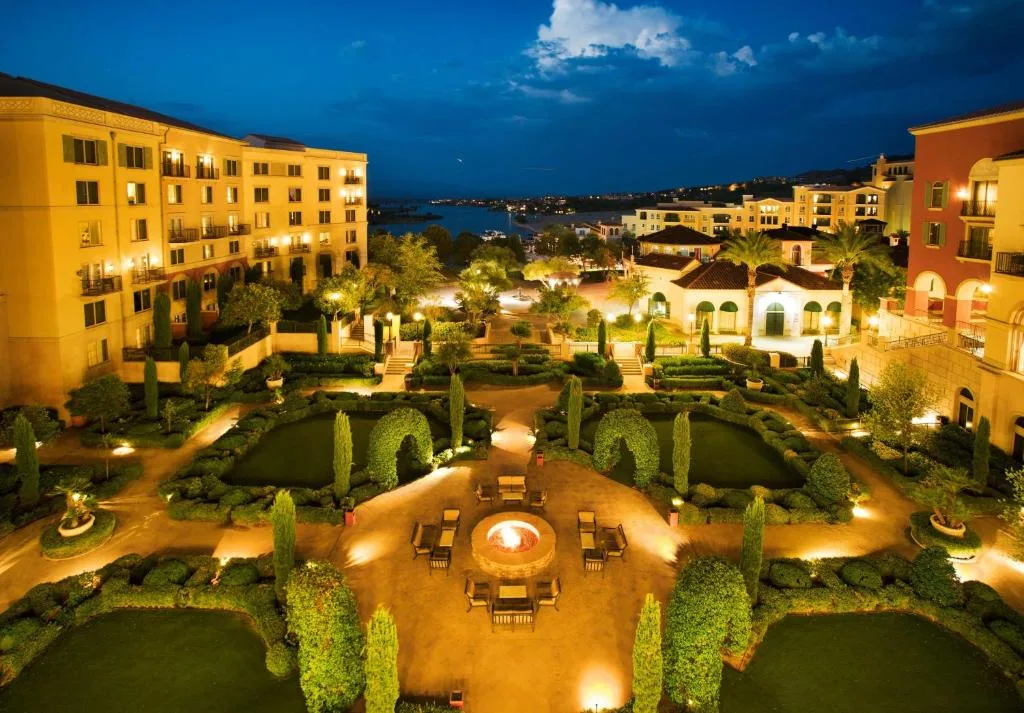 Hilton Lake Las Vegas Resort & Spa: another view