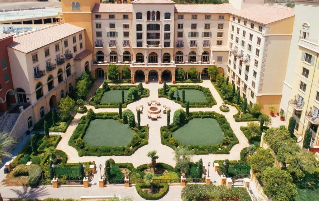 Hilton Lake Las Vegas Resort & Spa: another view