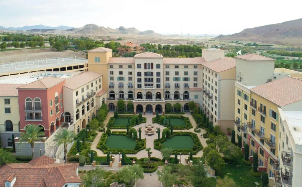 Hilton Lake Las Vegas Resort & Spa: another view