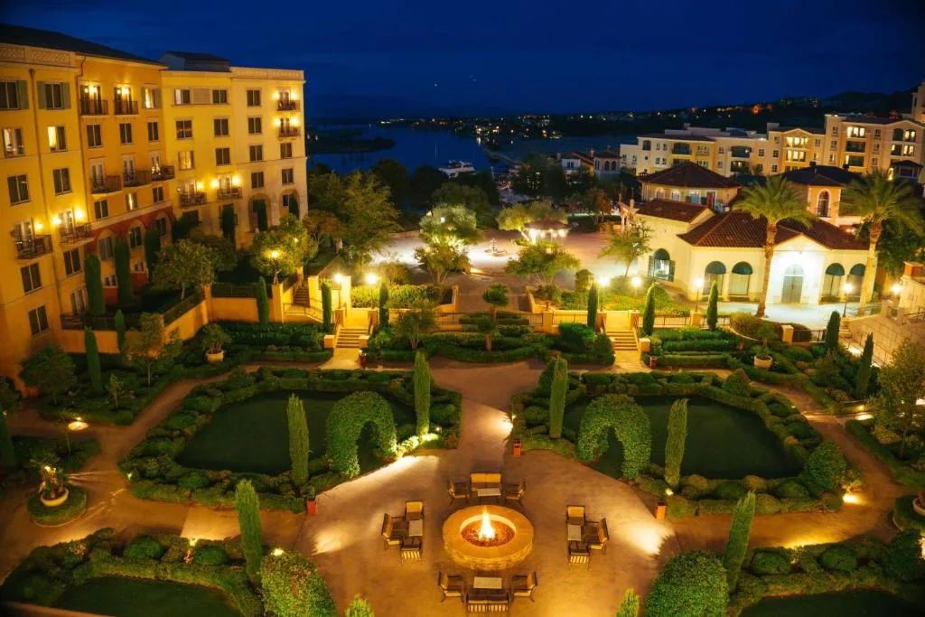 Hilton Lake Las Vegas Resort & Spa: another view