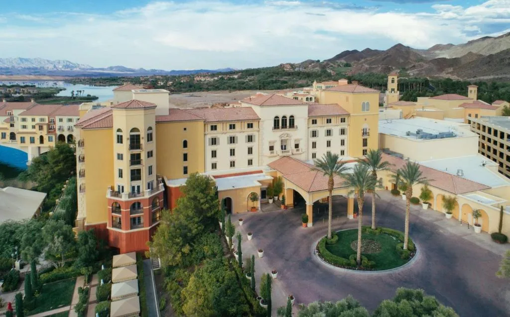 Hilton Lake Las Vegas Resort & Spa: another view
