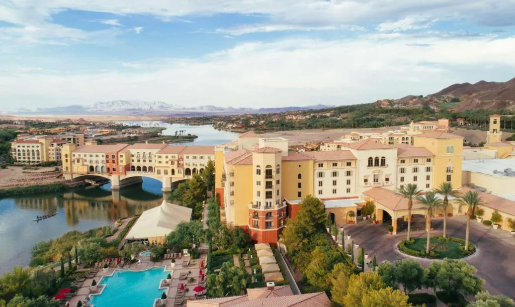 Hilton Lake Las Vegas Resort & Spa: another view