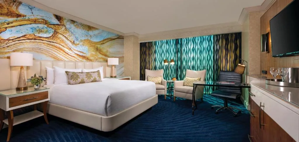 Mandalay Bay: another view