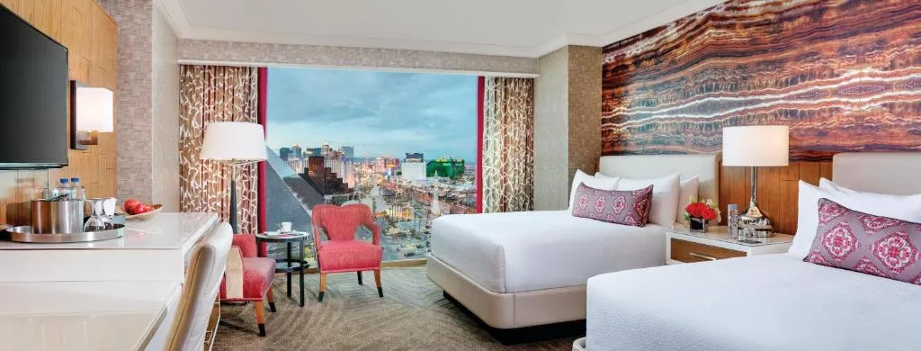 Mandalay Bay: another view