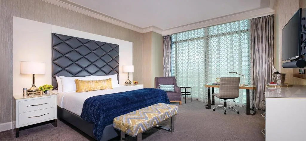 Mandalay Bay: another view